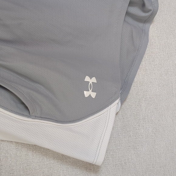 NWT Villanova Under Armour Women's Wildcat's Shorts Size Large Gray Loose Fit - Picture 3 of 10